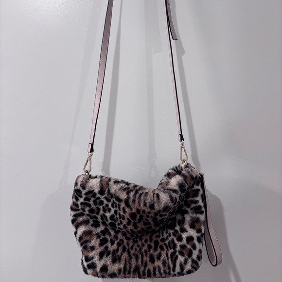 NWOT Leopard Print Faux Fur Shoulder Bag - Picture 9 of 11